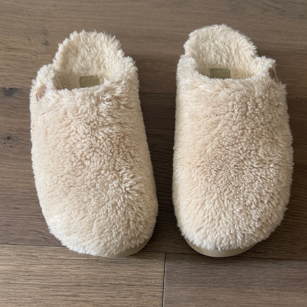 UGG Plush Shearling Mule Slippers - Light Tan sugar slides
